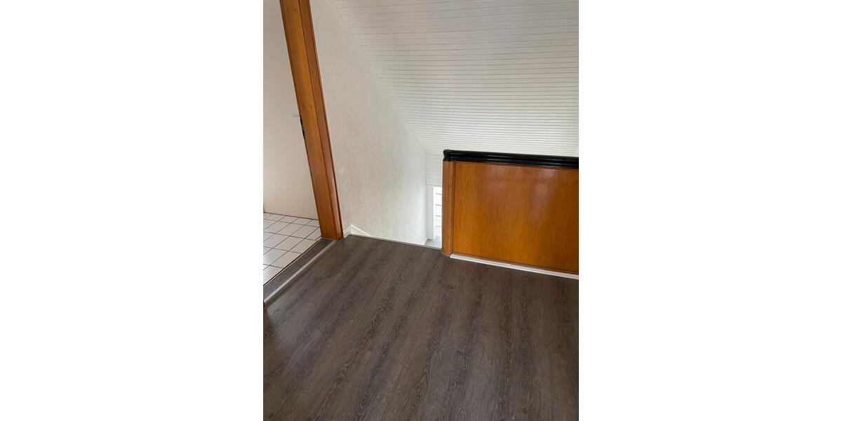 Etagenwohnung Dassel - 5 Zimmer, 150 m&sup2;, 900&euro; | Angebot:26338457