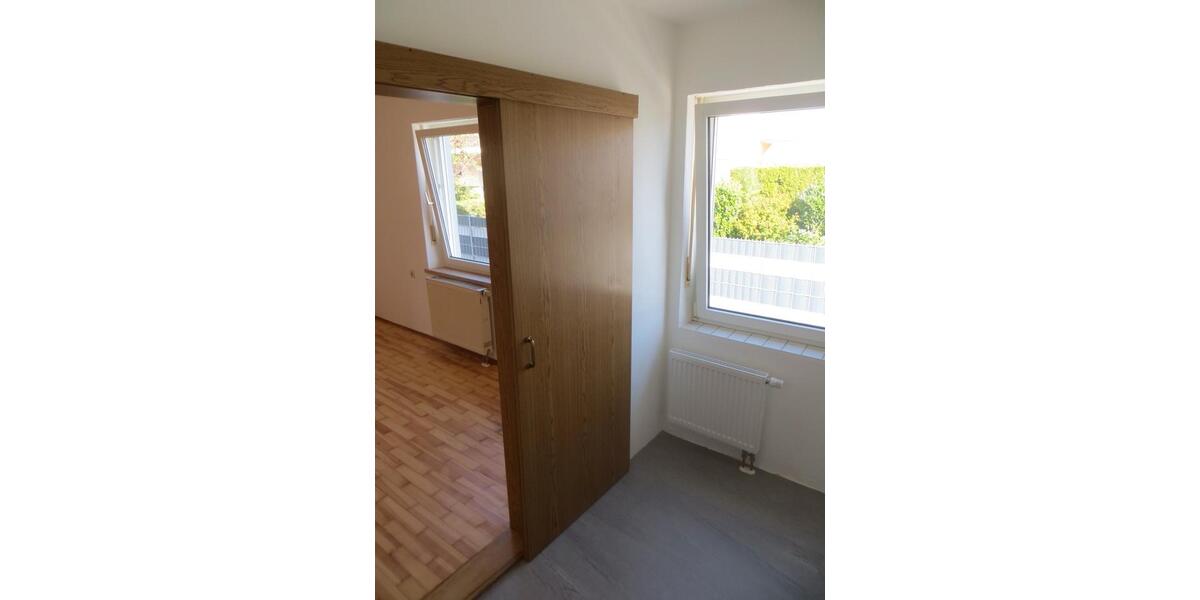 4-Zimmer-Wohnung in Tegernheim ab 01.04.2026 zu vermieten 4 zimmer