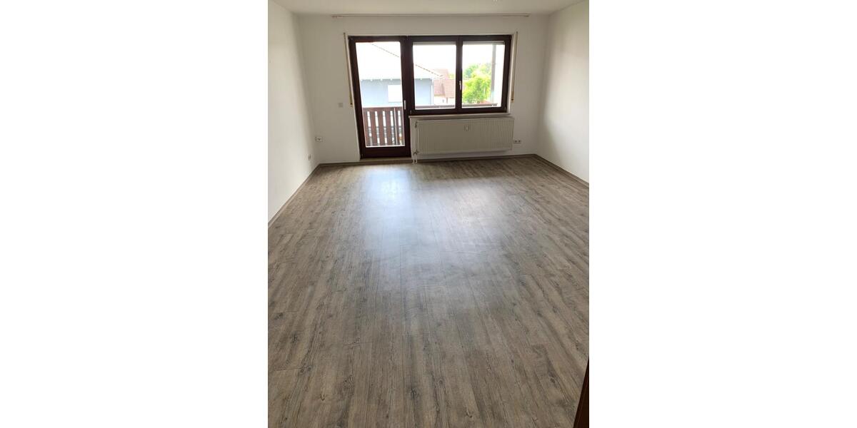 Erdgeschoßwohnung Freihung - 3 Zimmer, 85 m&sup2;, 685&euro; | Angebot:26636152