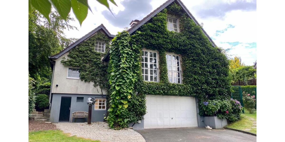 Einfamilienhaus mit 6 Zimmern, Kamin, Einbauküche, Sauna & Garage 6 zimmer