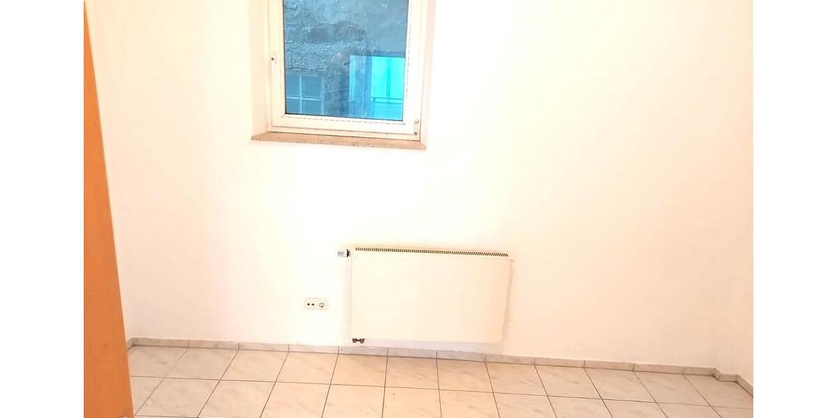 Erdgeschoßwohnung Oettingen in Bayern - 4 Zimmer, 85 m&sup2;, 690&euro; | Angebot:26247680