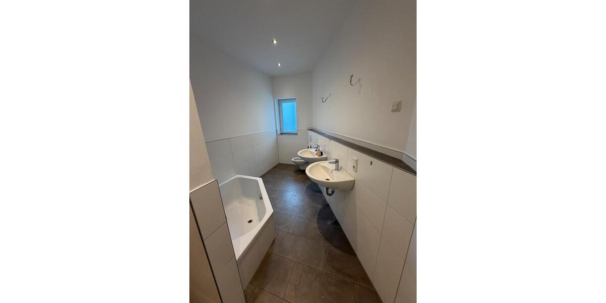 Etagenwohnung Friedland - 4 Zimmer, 107 m&sup2;, 1.280&euro; | Angebot:23831303