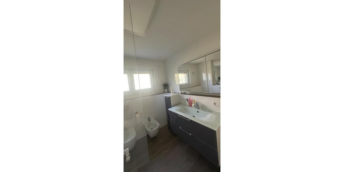 Etagenwohnung Nürnberg Kleinweidenmühle - 3 Zimmer, 90 m&sup2;, 1.800&euro; | Angebot:26385711