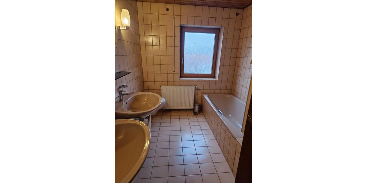 Dachgeschoßwohnung Bopfingen - 2.5 Zimmer, 80 m&sup2;, 650&euro; | Angebot:26035416