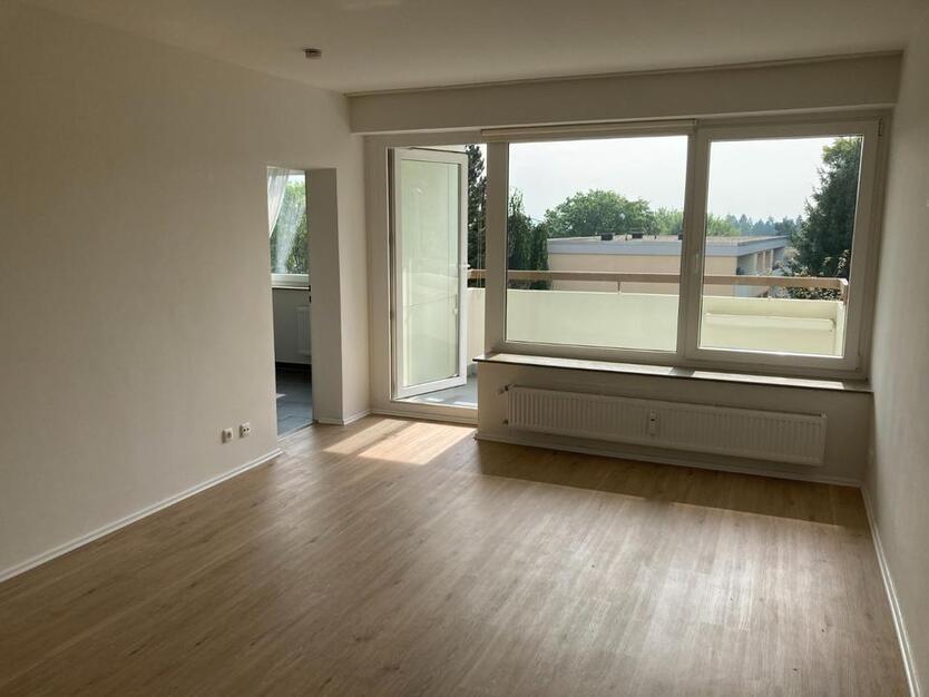 Sanierte 1-Zimmerwohnung in ruhiger und Wald naher Lage zimmer