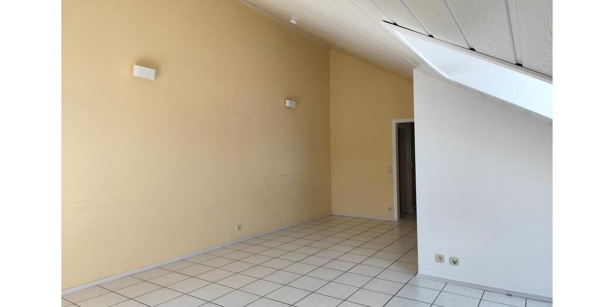 Dachgeschoßwohnung Neuenbürg - 3.5 Zimmer, 85 m&sup2;, 1.230&euro; | Angebot:26050720