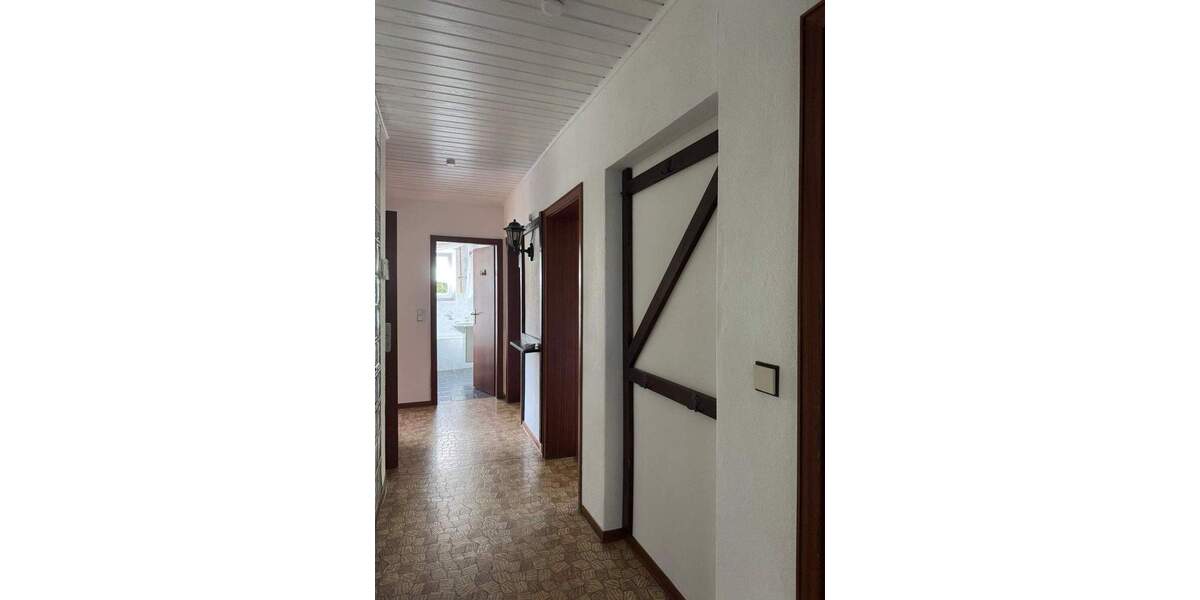 Etagenwohnung Kassel Oberzwehren - 2 Zimmer, 93 m&sup2;, 725&euro; | Angebot:25709148