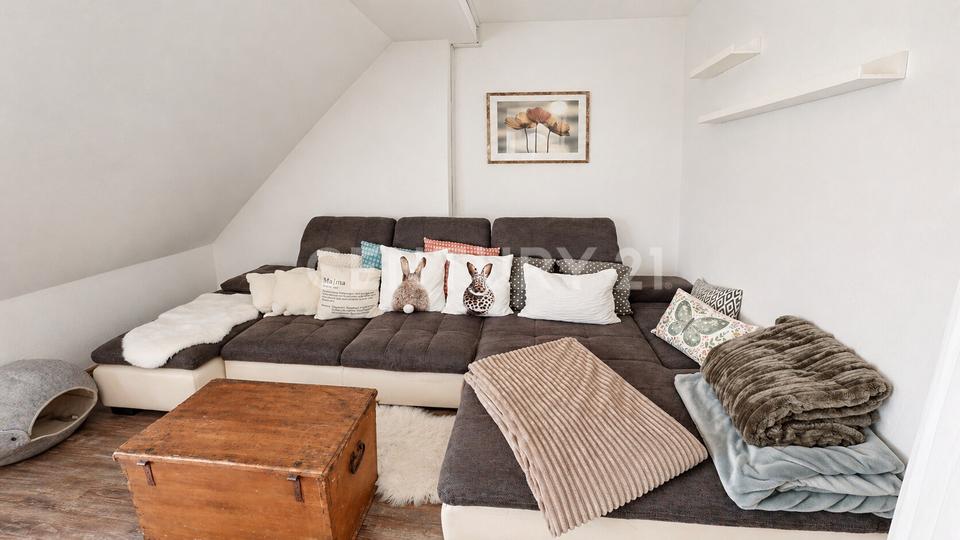 Dachgeschoßwohnung Burg - 3 Zimmer, 73 m&sup2;, 450&euro; | Angebot:26534926