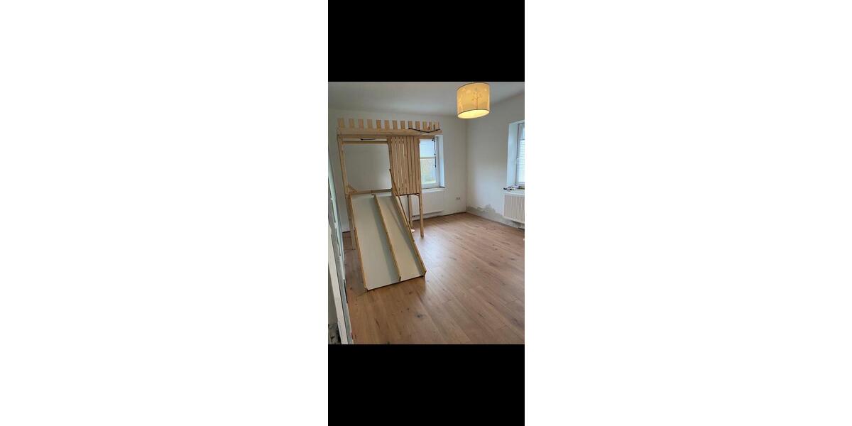 Etagenwohnung Sulzfeld - 4 Zimmer, 105 m&sup2;, 860&euro; | Angebot:26266939