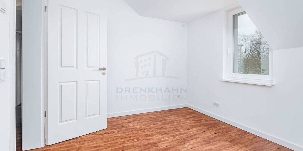 Moderne Doppelhaushälfte mit gehobener Ausstattung in Sanitz, mit Stellplatz - 15 km nach Rostock 4 zimmer