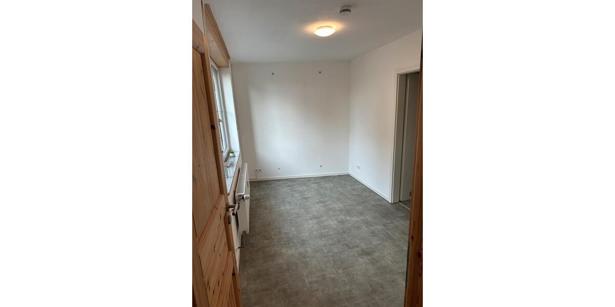 Erdgeschoßwohnung Idar-Oberstein Oberstein - 2 Zimmer, 28 m&sup2;, 300&euro; | Angebot:25137099