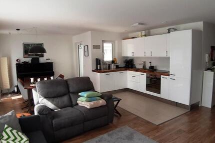 Moderne, voll möblierte 2 12 Zimmer-Wohnung mit Aufzug und TG-Platz! 2 zimmer