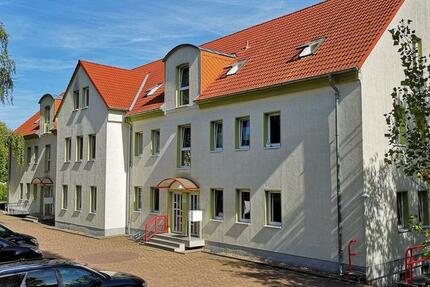 Idyllische 2-Zimmer-Wohnung mit Stellplatz und Balkon in Neudietendorf zimmer