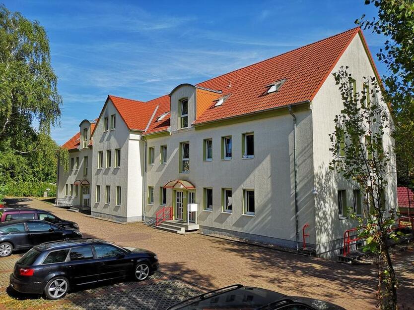 Idyllische 2-Zimmer-Wohnung mit Stellplatz und Balkon in Neudietendorf zimmer