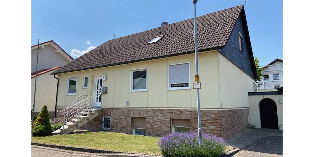 Erdgeschoßwohnung Bretten - 4.5 Zimmer, 130 m&sup2;, 1.160&euro; | Angebot:26699388