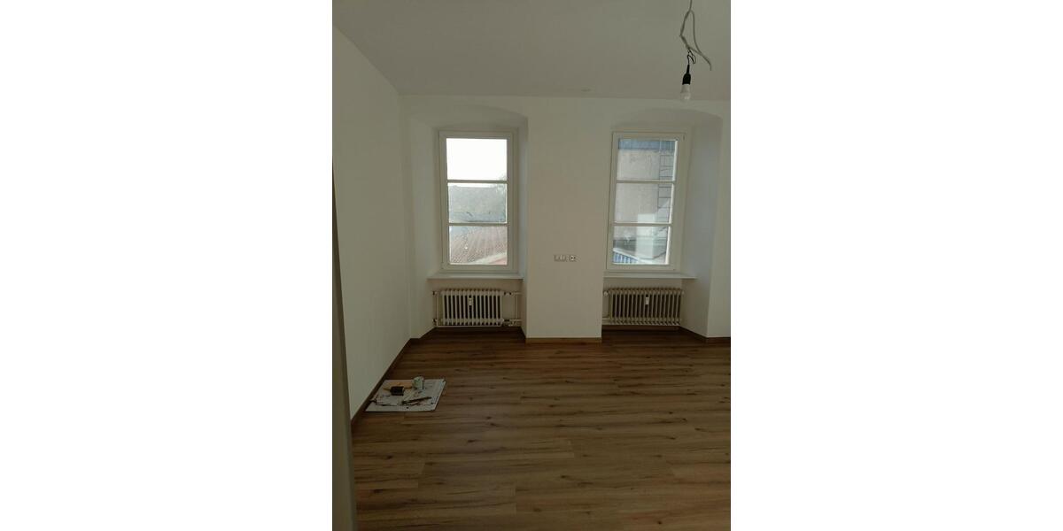 Etagenwohnung Bad Königshofen im Grabfeld - 4 Zimmer, 93 m&sup2;, 740&euro; | Angebot:25807330