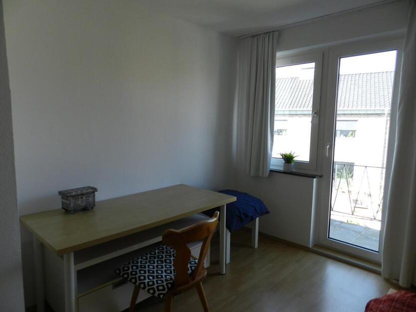 Gemütliche DG Wohnung 2ZKDB Waldnähe, Bornh.-Merten zimmer