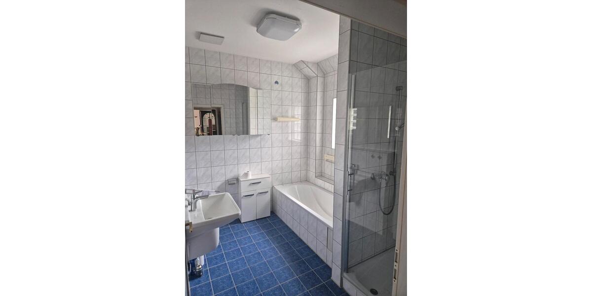 Dachgeschoßwohnung Bensheim - 2.5 Zimmer, 85 m&sup2;, 998&euro; | Angebot:26670527