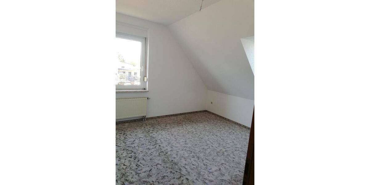 Dachgeschoßwohnung Zossen - 3 Zimmer, 65 m&sup2;, 800&euro; | Angebot:26497424
