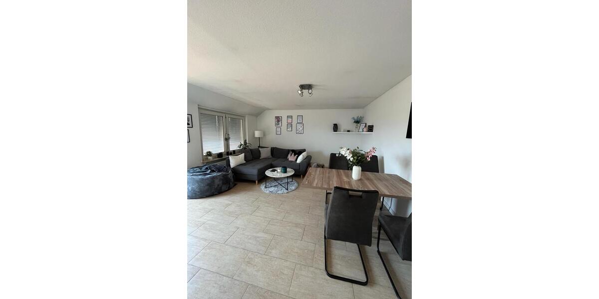 Dachgeschoßwohnung Niestetal - 3 Zimmer, 86 m&sup2;, 1.032&euro; | Angebot:26425628