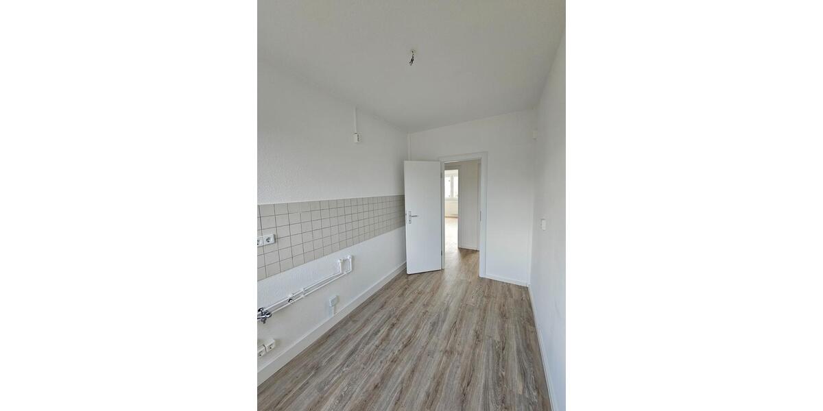 Etagenwohnung Eberswalde - 4 Zimmer, 72 m&sup2;, 680&euro; | Angebot:25855424