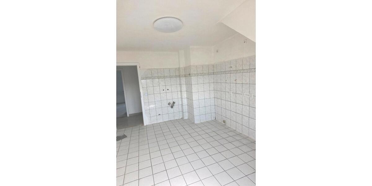 Dachgeschoßwohnung Saarbrücken West - 4 Zimmer, 105 m&sup2;, 800&euro; | Angebot:25869330
