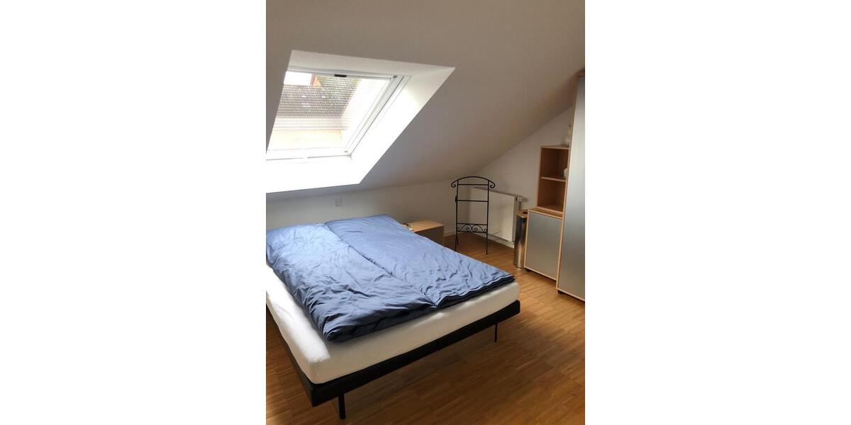 Dachgeschoßwohnung Steinhagen - 1 Zimmer, 100 m&sup2;, 1.100&euro; | Angebot:27570322