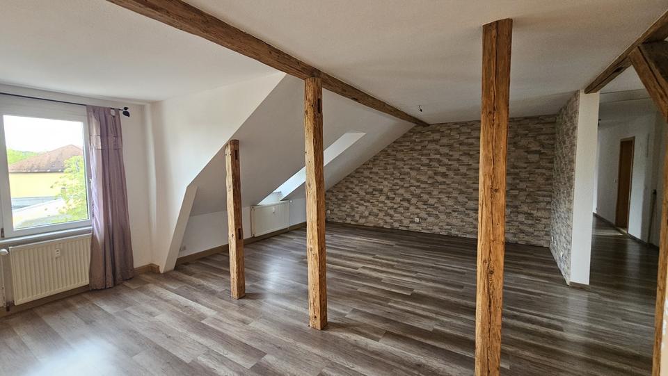 Dachgeschoßwohnung Naumburg (Saale) - 4 Zimmer, 125 m&sup2;, 1.100&euro; | Angebot:24841627