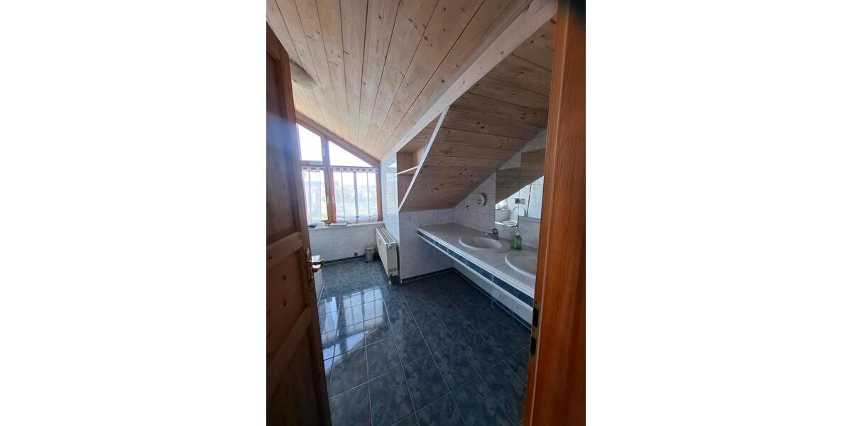Dachgeschoßwohnung Erbendorf Pfaben - 3 Zimmer, 85 m&sup2;, 900&euro; | Angebot:26525645