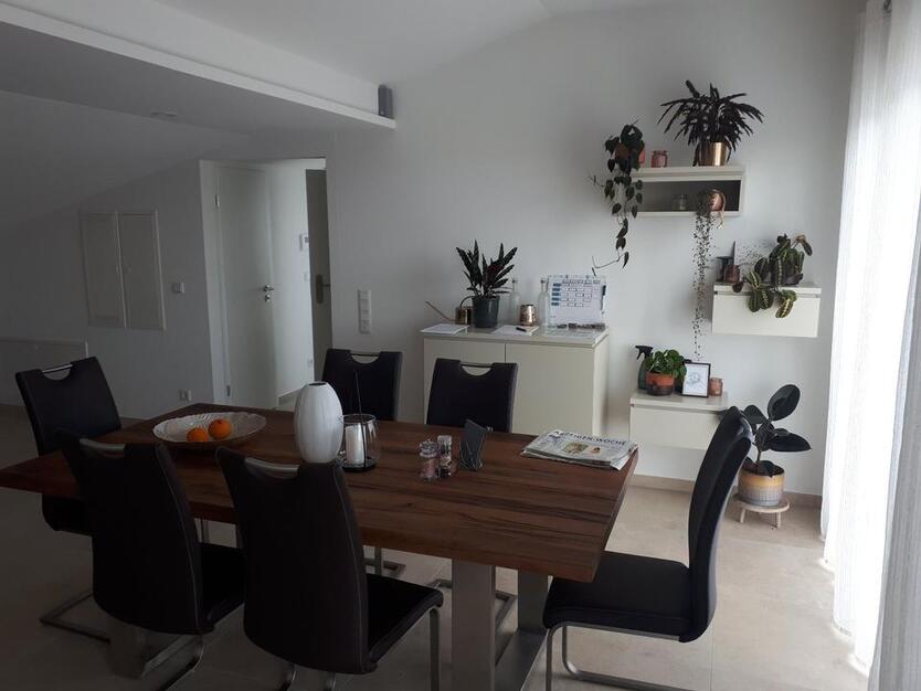 WG-Zimmer 26m², voll möbliert, eigenes Bad, Souterrain