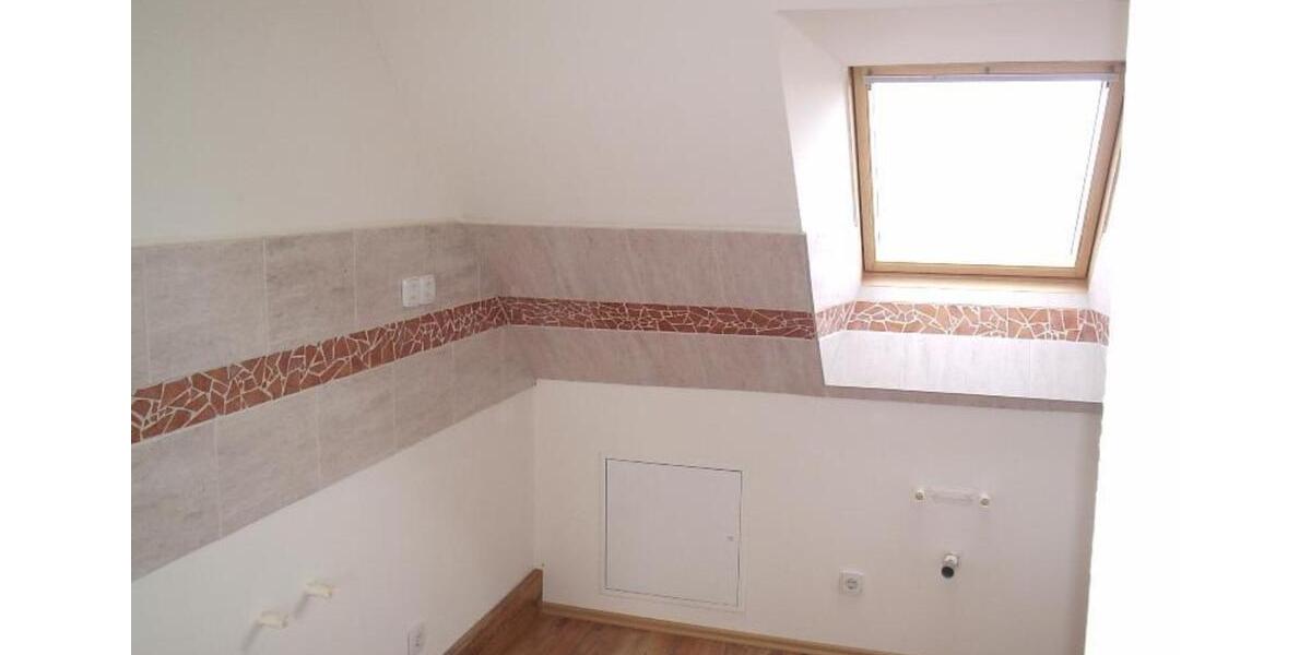 Dachgeschoßwohnung Leisnig - 1 Zimmer, 40 m&sup2;, 240&euro; | Angebot:25902826