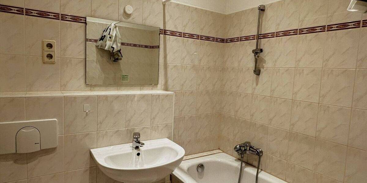 Etagenwohnung Glauchau - 1 Zimmer, 36 m&sup2;, 250&euro; | Angebot:26207412