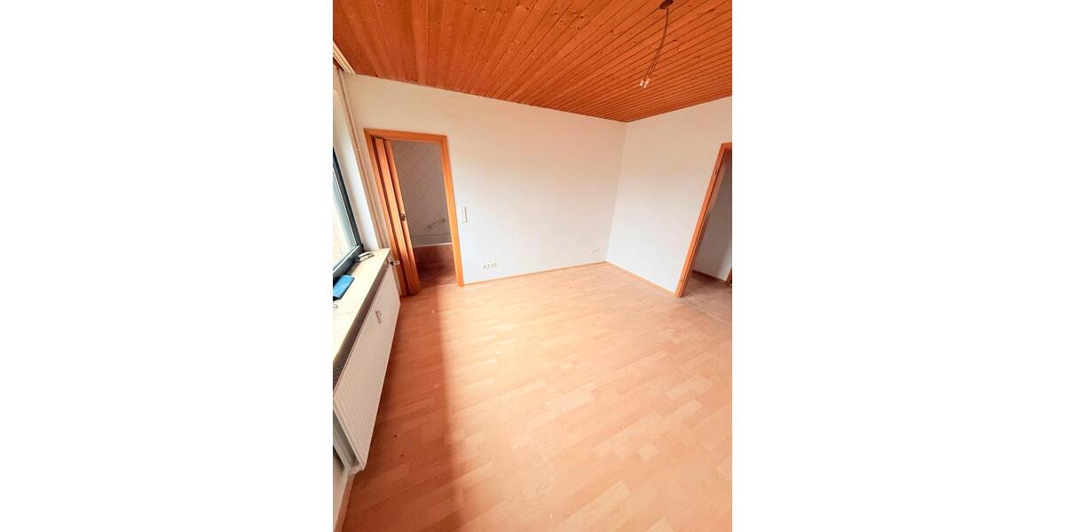 Erdgeschoßwohnung Garbsen Berenbostel - 4 Zimmer, 112 m&sup2;, 1.500&euro; | Angebot:25988525