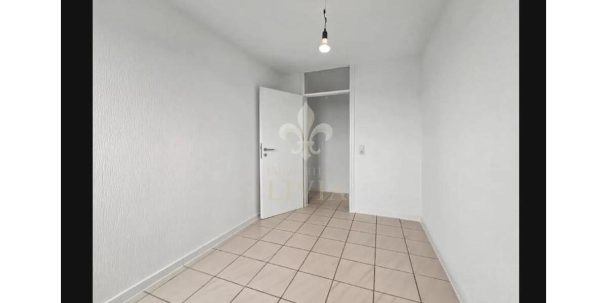 Etagenwohnung Ludwigshafen am Rhein - 4 Zimmer, 95 m&sup2;, 1.150&euro; | Angebot:25856147