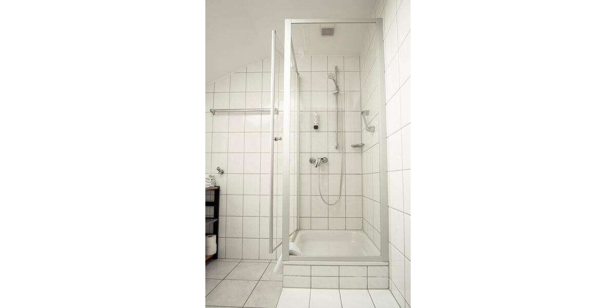 Dachgeschoßwohnung Vogtareuth - 1 Zimmer, 25 m&sup2;, 650&euro; | Angebot:26620686