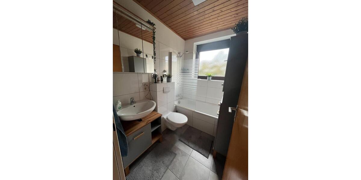 Dachgeschoßwohnung Königslutter am Elm - 3 Zimmer, 80 m&sup2;, 630&euro; | Angebot:26658886