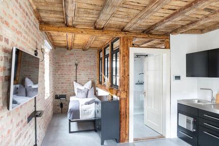 1-Zimmer Studio in Mömbris – unter historischer Spunddecke, voll ausgestattete Pantry-Küche, modernes Bad, Smart-TV, WLAN & Parkplatz 1 zimmer