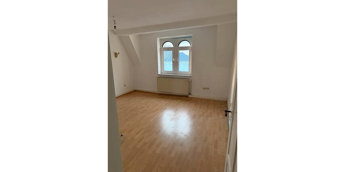 Dachgeschoßwohnung Fulda - 3 Zimmer, 84 m&sup2;, 850&euro; | Angebot:25844423
