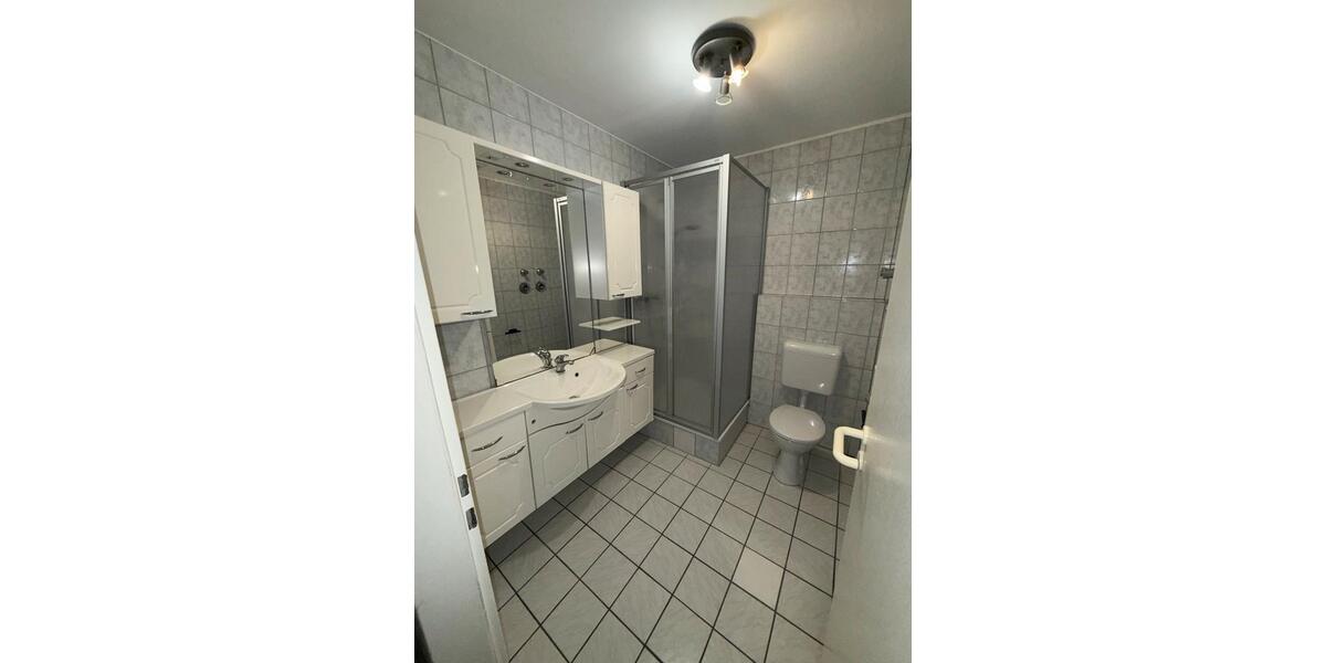 Attraktive 2-Zimmer-Wohnung (83 m²) – ab sofort-Nachmieter gesuch 2 zimmer