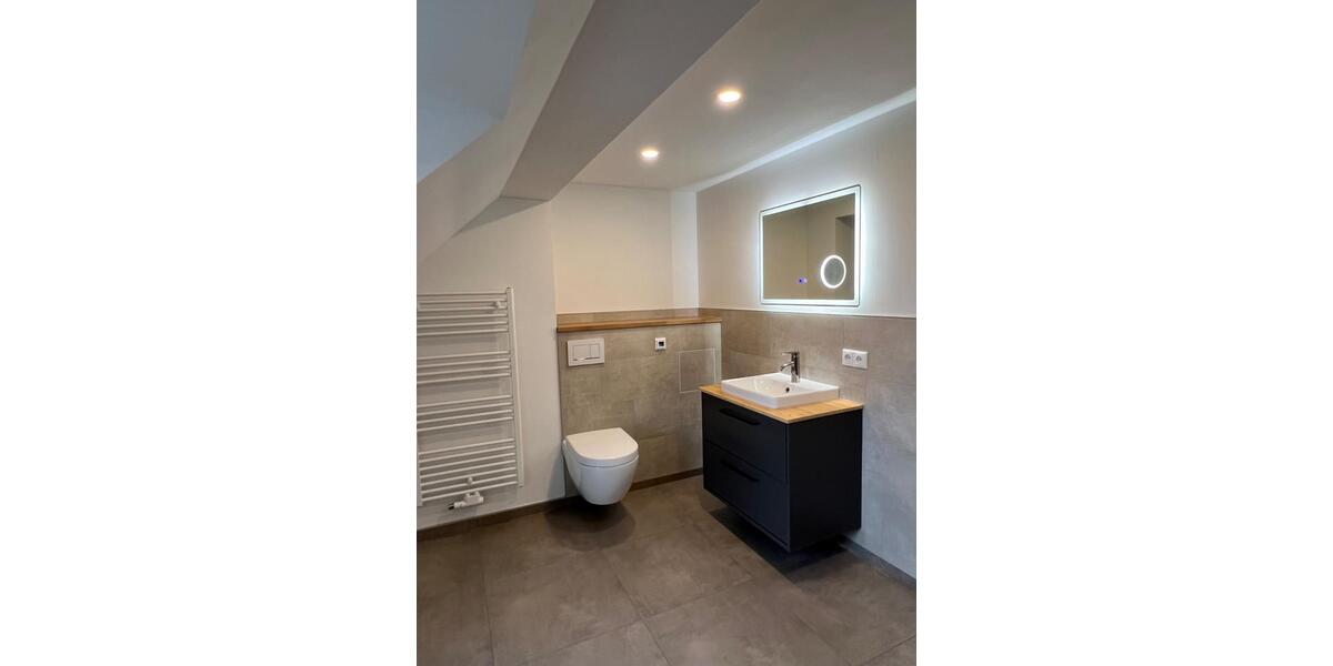 Dachgeschoßwohnung Lauta - 2 Zimmer, 80 m&sup2;, 700&euro; | Angebot:26623864