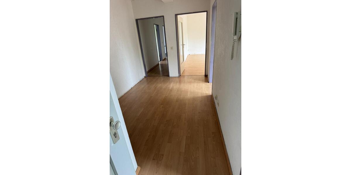 Etagenwohnung Saarbrücken West - 4 Zimmer, 90 m&sup2;, 650&euro; | Angebot:26490009