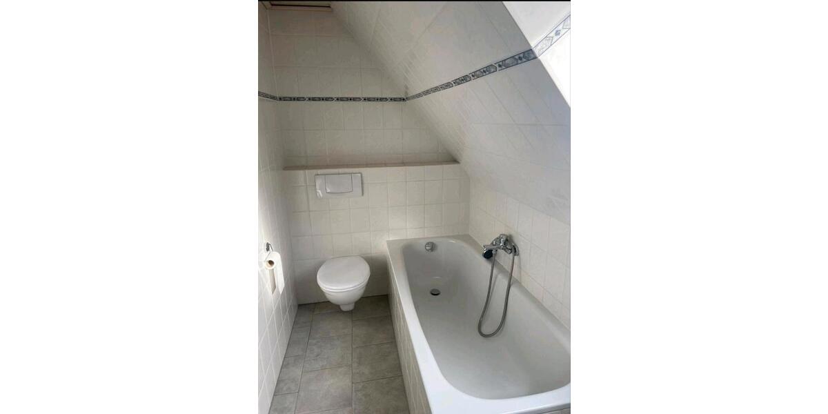 Dachgeschoßwohnung Bad Driburg - 3 Zimmer, 70 m&sup2;, 520&euro; | Angebot:25857295