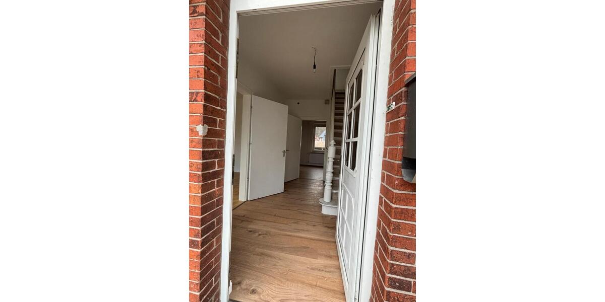 Erdgeschoßwohnung Geesthacht - 4 Zimmer, 96 m&sup2;, 1.350&euro; | Angebot:26482908