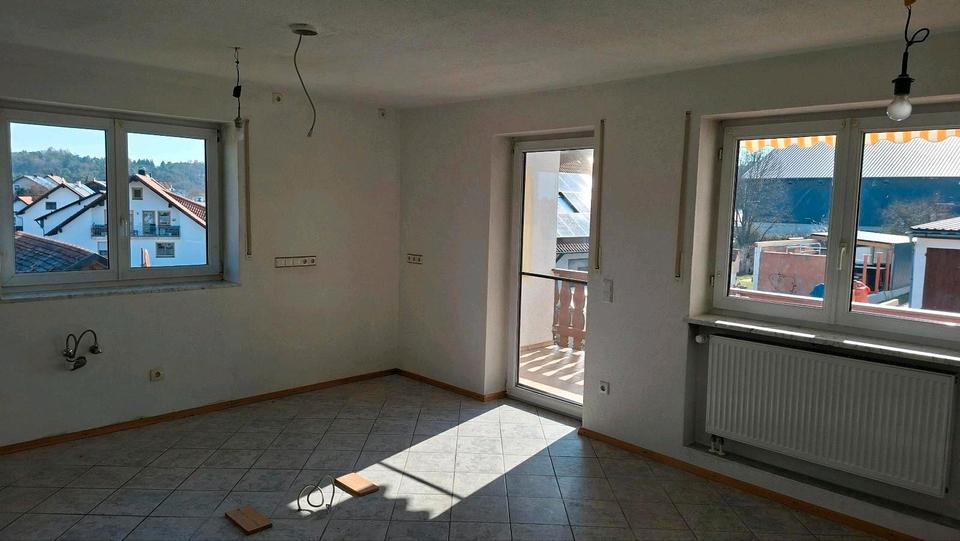 Etagenwohnung Brunnen - 4 Zimmer, 103 m&sup2;, 1.150&euro; | Angebot:26021045
