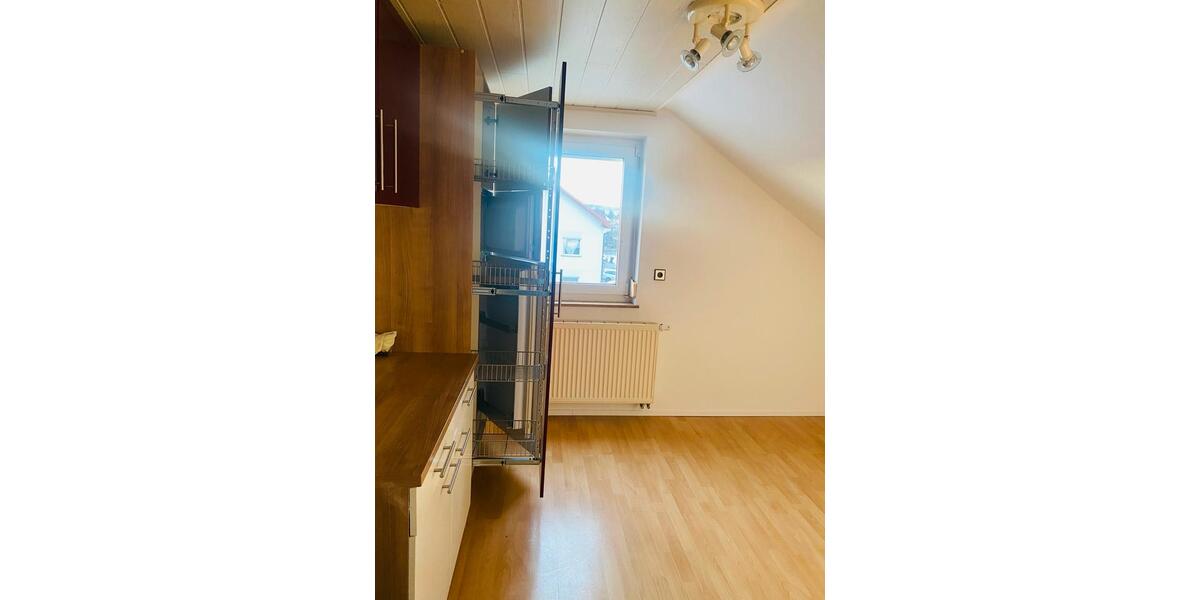 Dachgeschoßwohnung Albstadt Gemarkung Onstmettingen - 4 Zimmer, 95 m&sup2;, 700&euro; | Angebot:26532916
