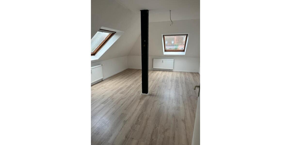 Dachgeschoßwohnung Walsrode - 5 Zimmer, 150 m&sup2;, 1.200&euro; | Angebot:26343108