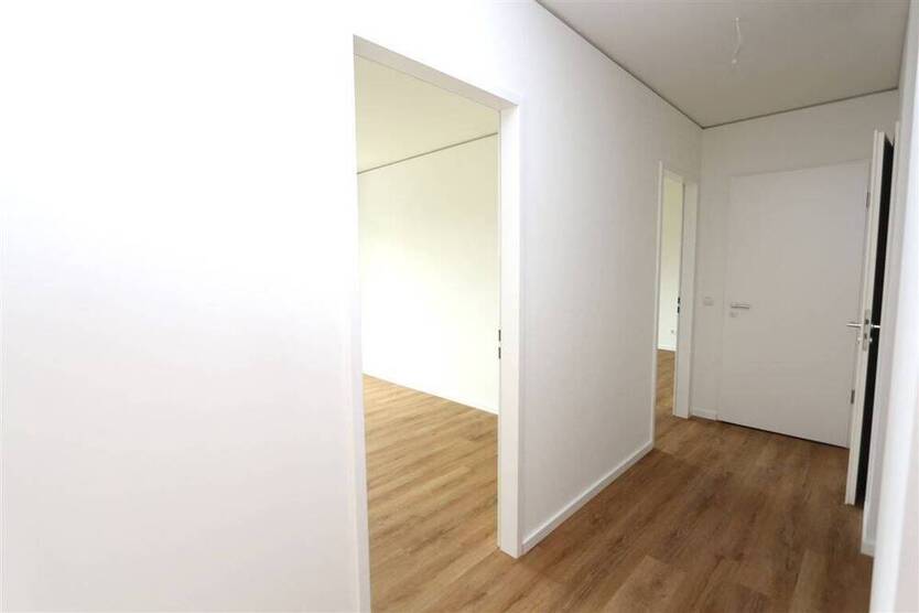 Wohnen im Neubau - Schöne 4-Zimmer-Wohnung mit großem Balkon