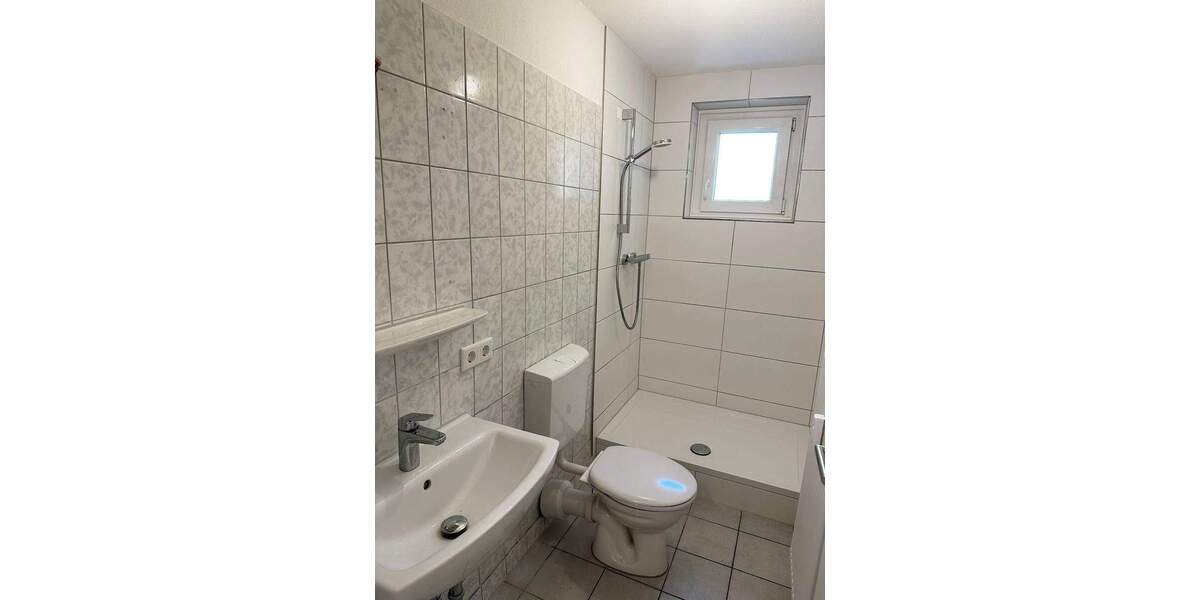 Etagenwohnung Singen (Hohentwiel) Singen - 4 Zimmer, 111 m&sup2;, 1.260&euro; | Angebot:25677101