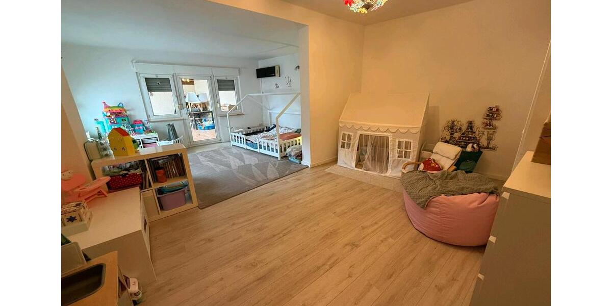 Etagenwohnung Neuwied Block - 4 Zimmer, 120 m&sup2;, 1.100&euro; | Angebot:24328140