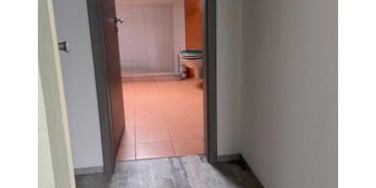 Dachgeschoßwohnung Sangerhausen - 4 Zimmer, 79 m&sup2;, 560&euro; | Angebot:25100884